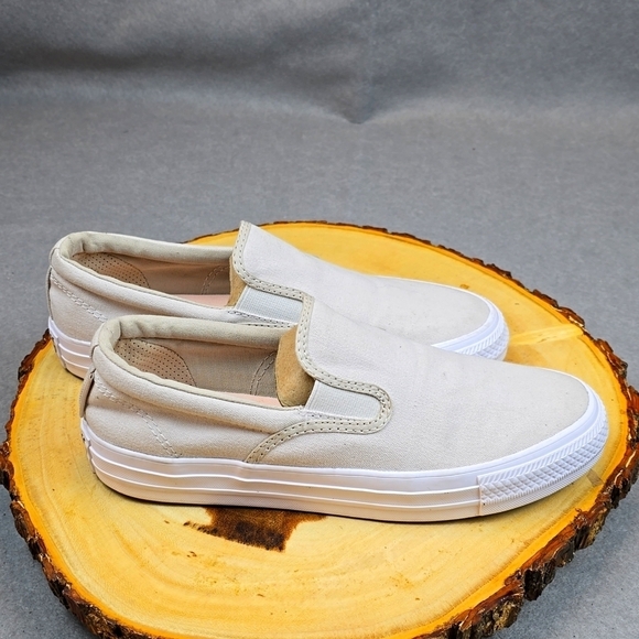 Converse Shoes - Converse women's size 9 beige.